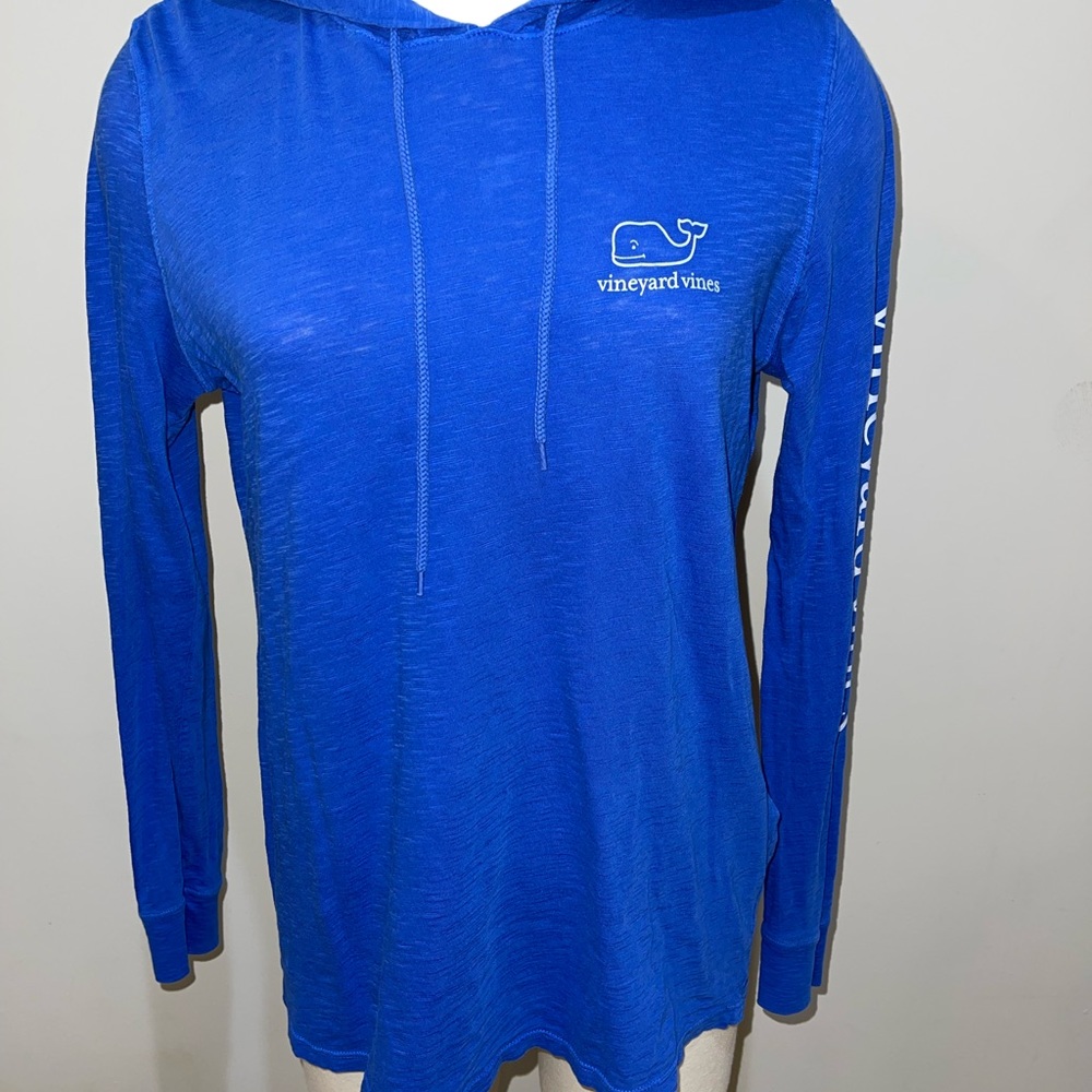 Vineyard vines long sleeve tee with hoodie